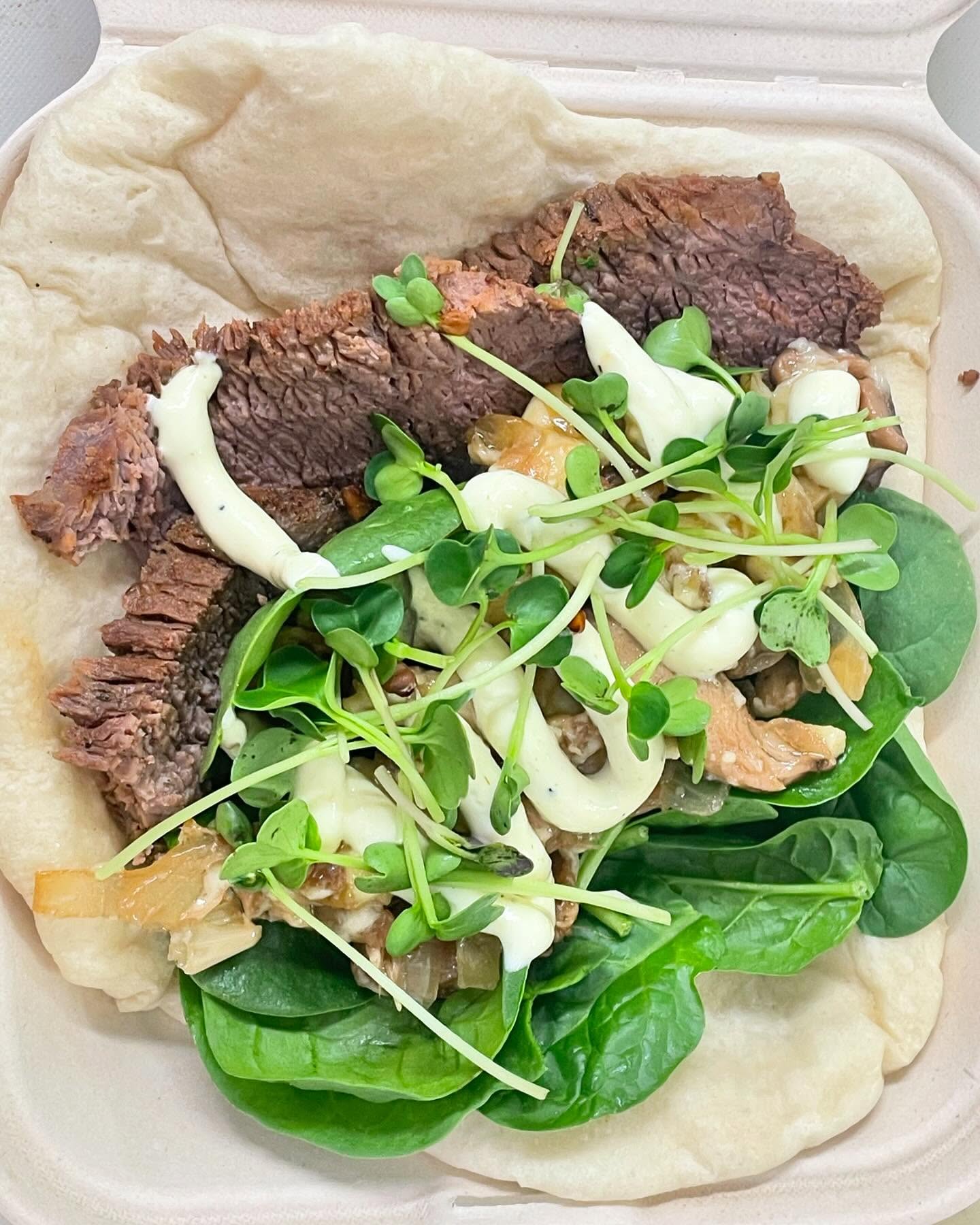 Hot Tri-Tip Moon Pita